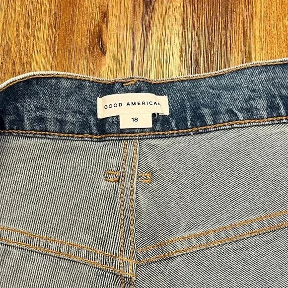 Good American Good ’90s Shorts size 18 denim - Picture 4 of 10